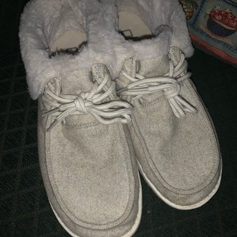 HEY DUDE BRITT CREAM CONVERTIBLE BOOTIES, LADIES 9
